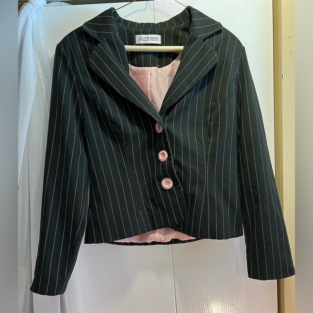 Vintage Snazzie Petite women’s pink and black buttoned blazer